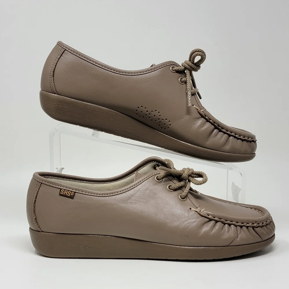 SAS Siesta Moc Toe Women's Size 9 Handsewn Leather Comfort Lace Up Walking Shoes